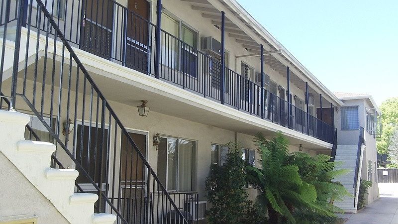 2nd image of 103 S Roosevelt Ave APT 07