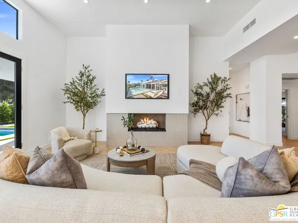 2300 S Calle Palo Fierro, Palm Springs, CA 92264