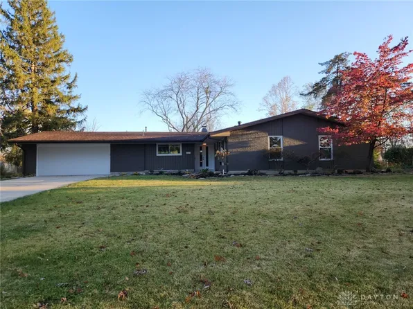 2384 Barnett Dr, Bellbrook, OH 45305