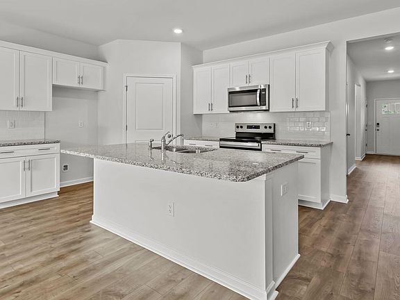 4th image of 425 Haven Hill Rd