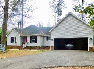 106 Bumble Bee Ln, Greenwood, SC 29649