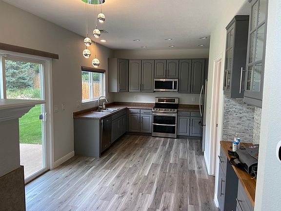 3rd image of 900 Humboldt Way