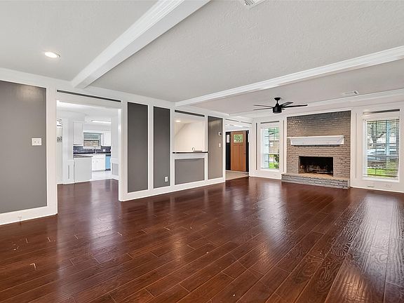 5th image of 2402 Oak Shores Dr