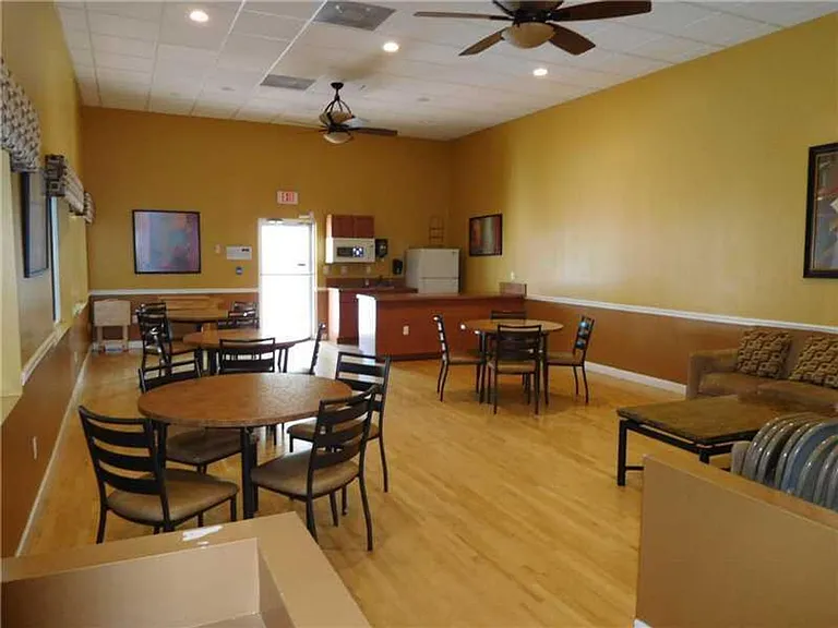 7342 Pinewalk Dr S #Townhouse 56-12 — Photo 5