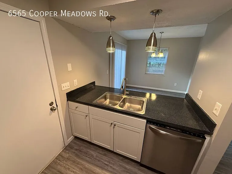 6565 Cooper Meadows Rd — Photo 3