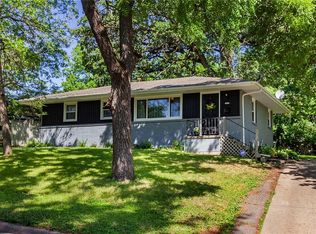 6209 Windsor Dr, Des Moines, IA 50312