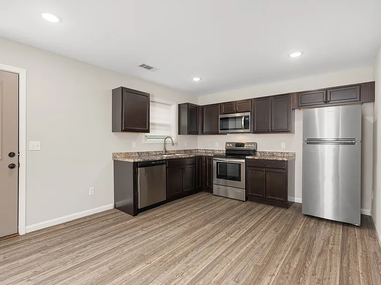 305-349 Mountain Maple Way — Photo 6