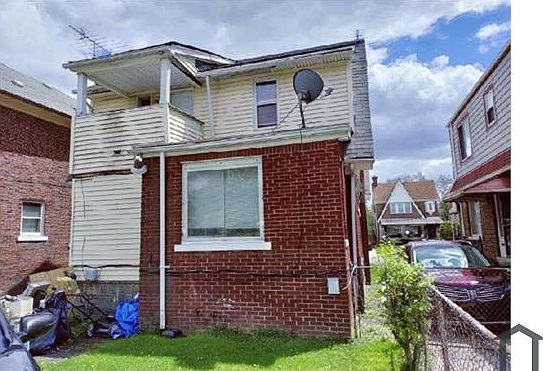 3rd image of 2680 Burlingame St