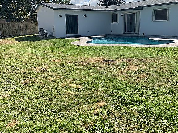 4th image of 18551 SW 93rd Ave