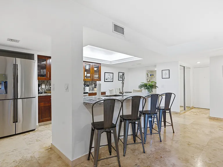 825 Egret Cir #104 — Photo 20