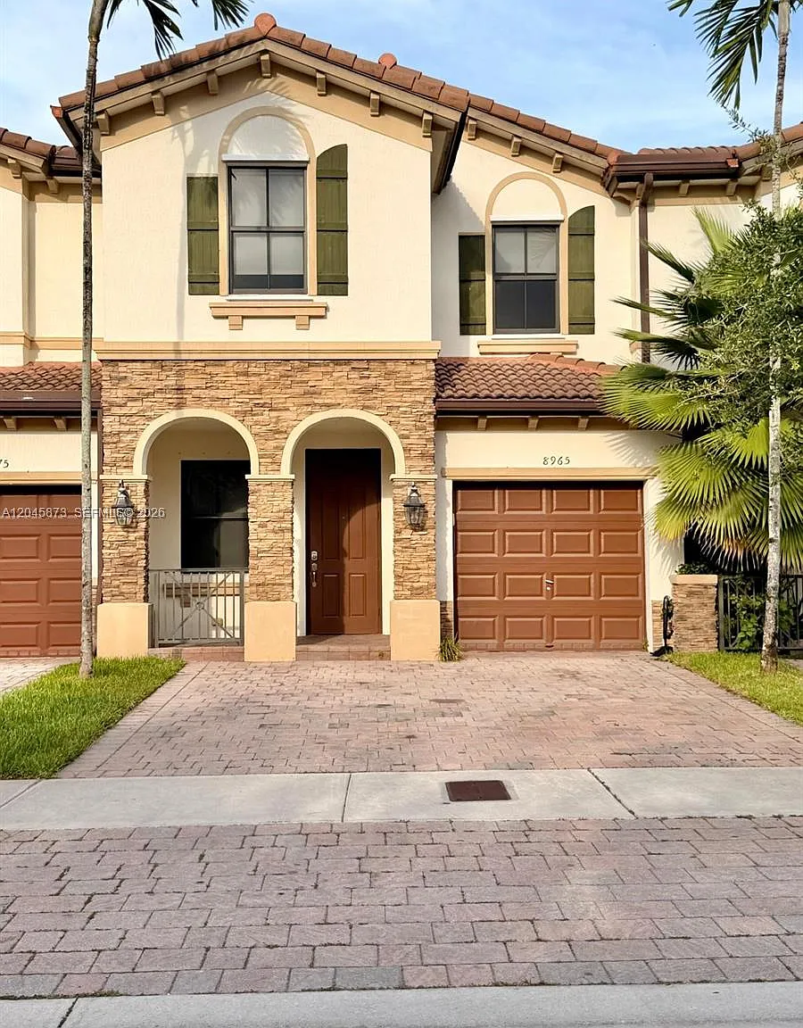 Doral Breeze — Photo 1