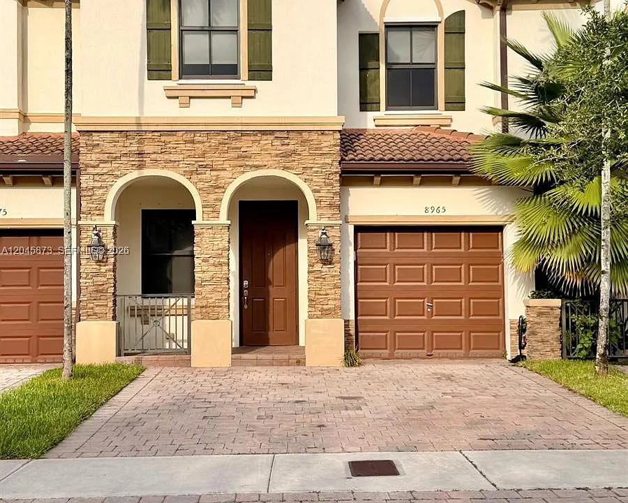 8965 NW 98th Ave