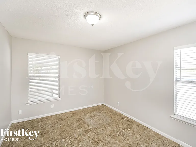 12665 Ashglen Dr N — Photo 11