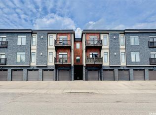 936 Montgomery St, Moose Jaw, SK S6H2W8