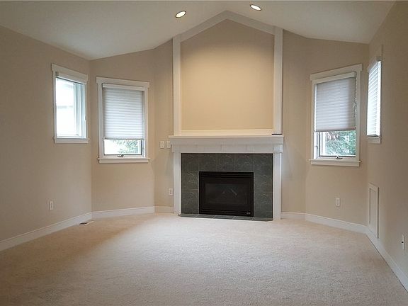 5th image of 419 3rd Ave S