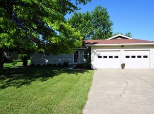 2901 SW Arvonia Pl, Topeka, KS 66614