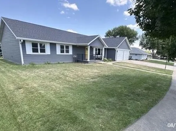 203 Linden Dr, Woodbine, IA 51579