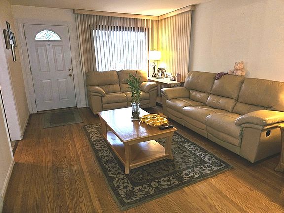 4th image of 1610 N 22nd Ave
