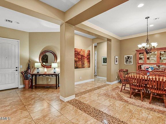 3rd image of 2261 N BEVERLY Place