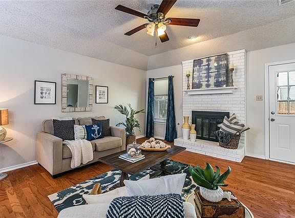 4th image of 2712 Parkview Dr