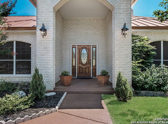 3rd image of 315 Red Oak Dr