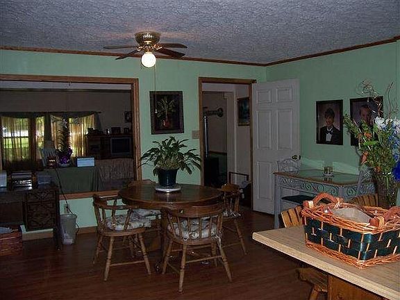 3rd image of 117 Oakwood Pl