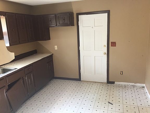 3rd image of 4832 Statesville Rd