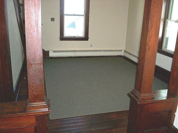 3rd image of 610 Valley St