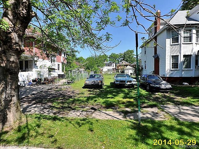 1st image of 866 Pingree St