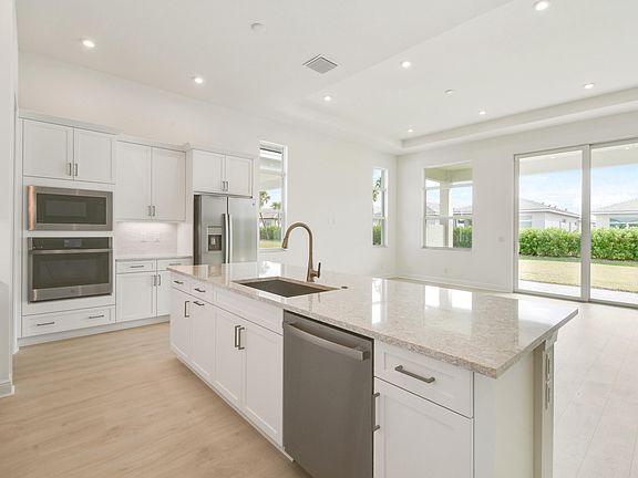 5th image of 9185 SW Esule Way