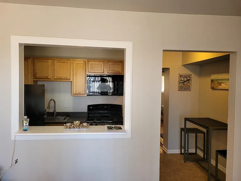 Maplewood Square Apartments — Photo 15