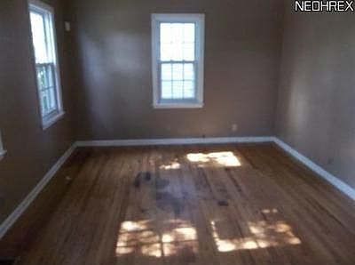 5th image of 527 Kenmore Ave SE