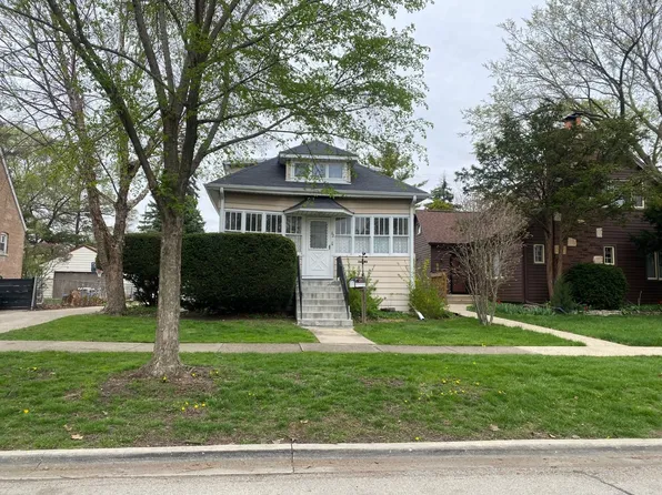 62 Northgate Rd, Riverside, IL 60546