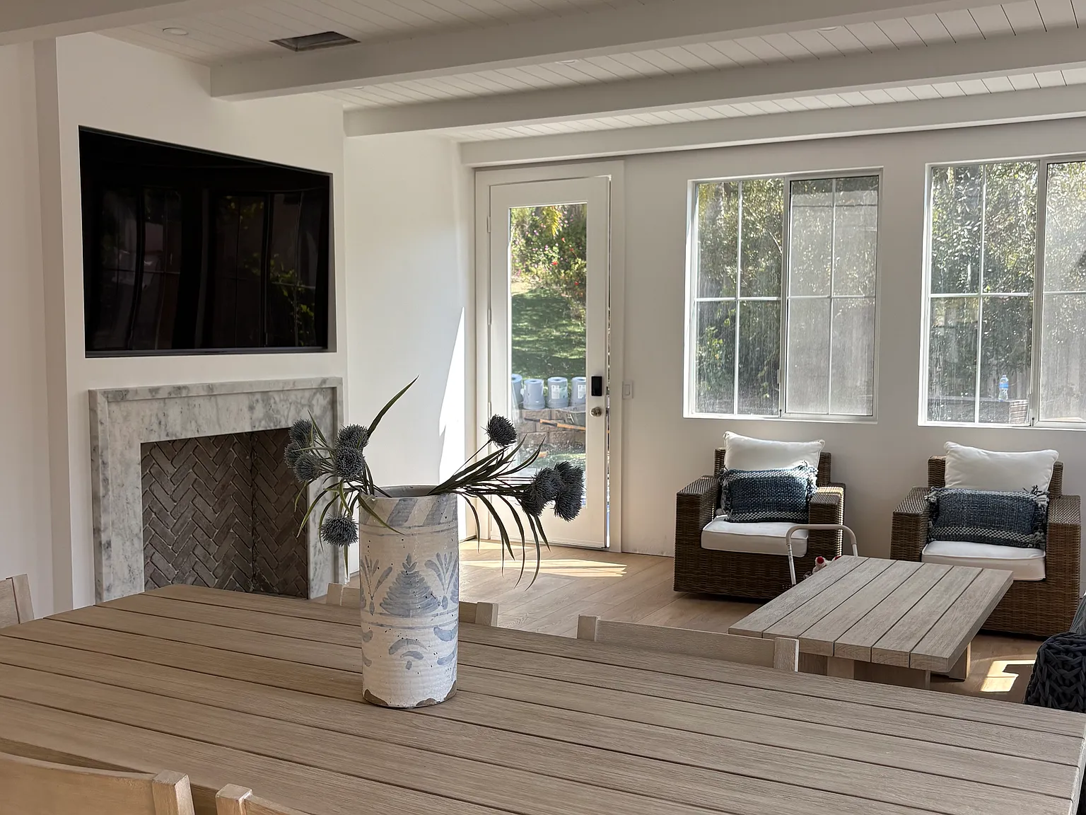 5 bed, 3300 sqft, $5,795 — Photo 1