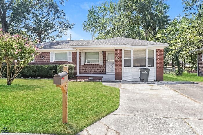 1st image of 318 Hillwood Dr