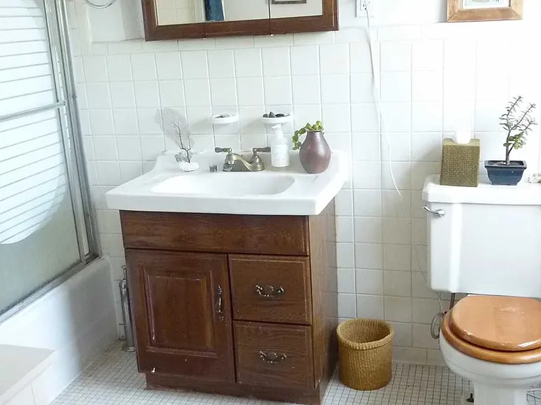 714 Leonard St #4R — Photo 8
