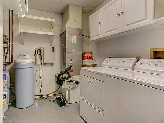 4th image of 2111 Vista Del Sol Cir Unit 404