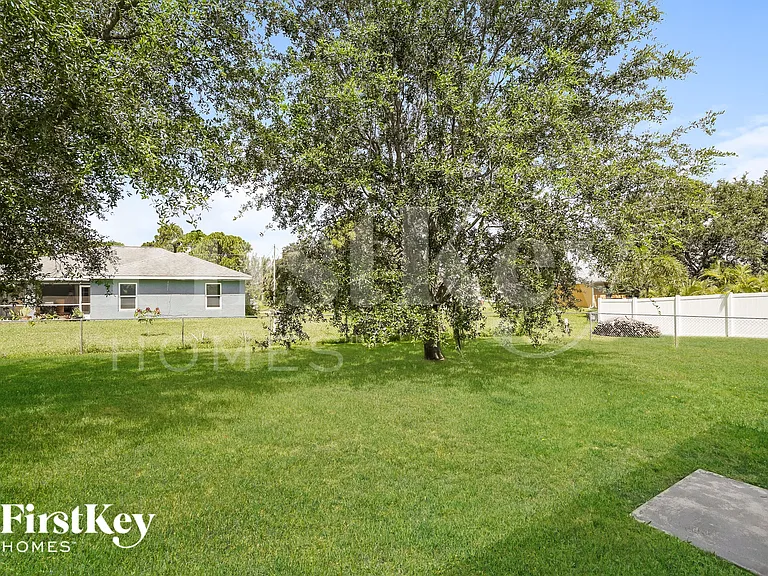 3506 NE 18th Pl — Photo 15