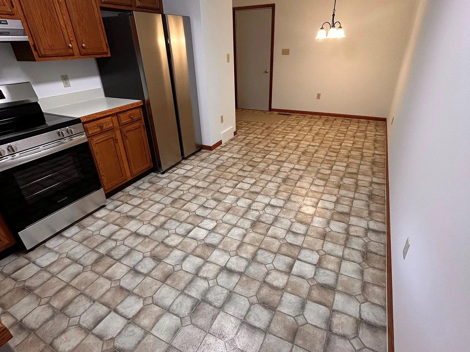 2 bed, 925 sqft, $1,350 — Photo 3