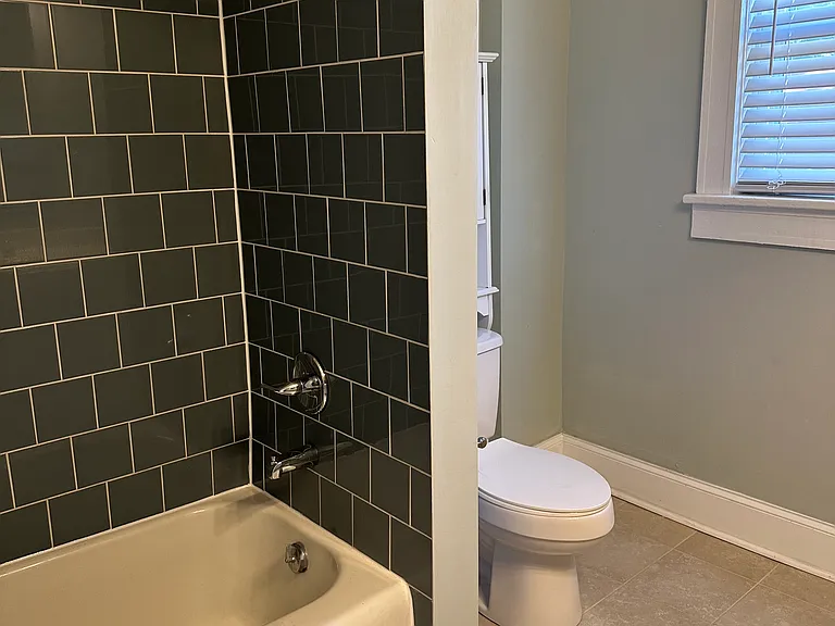 520 S Church St — Photo 8