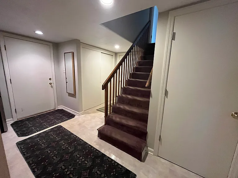 162 Mayfair Dr — Photo 42