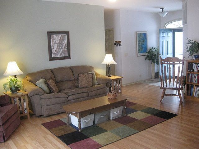 2nd image of 8728 Linden Ct