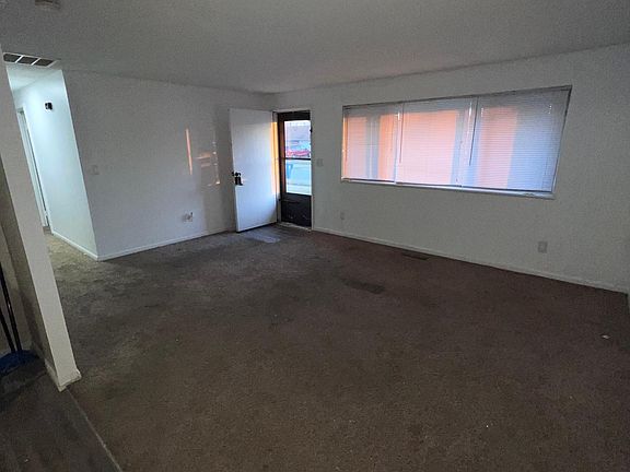 5th image of 4401 Mozart Ave #1