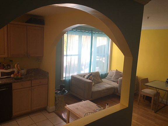living room/kitchen