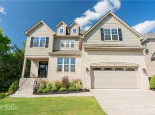 7103 Providence Ln W, Charlotte, NC 28226