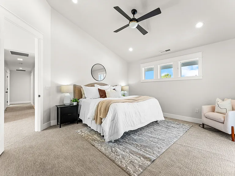 4835 N Mitchell St — Photo 17