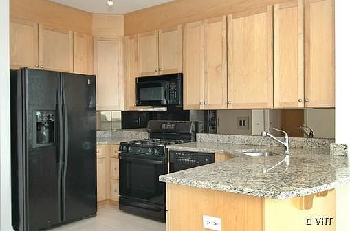 4th image of 33 W Ontario St APT 55C