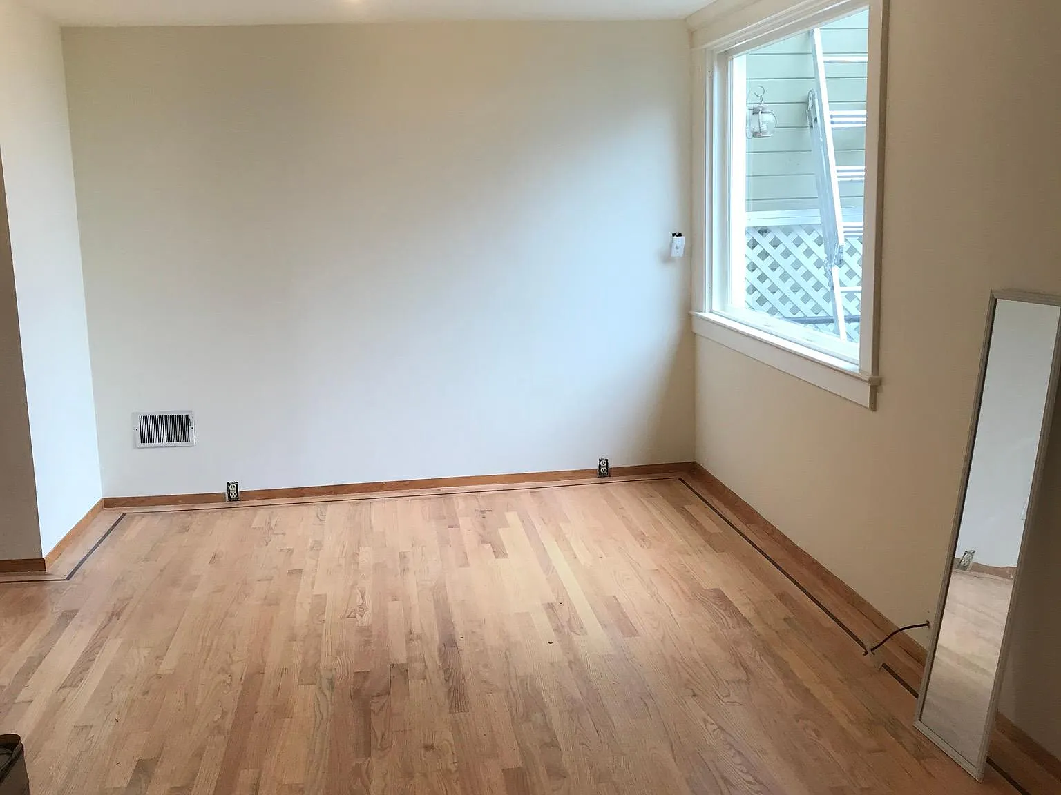 353 Lombard St — Photo 4