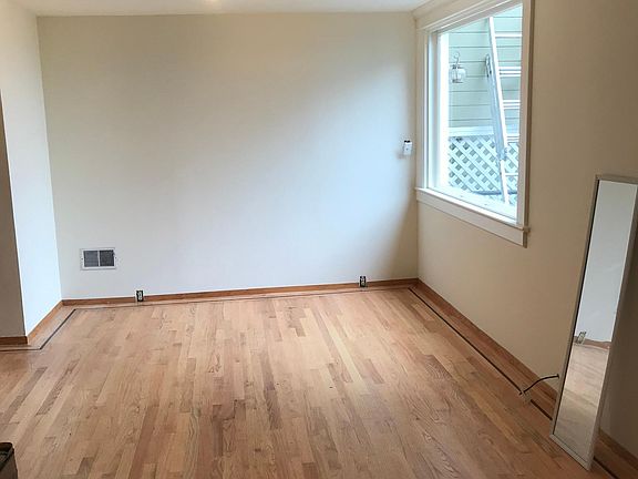 4th image of 353 Lombard St