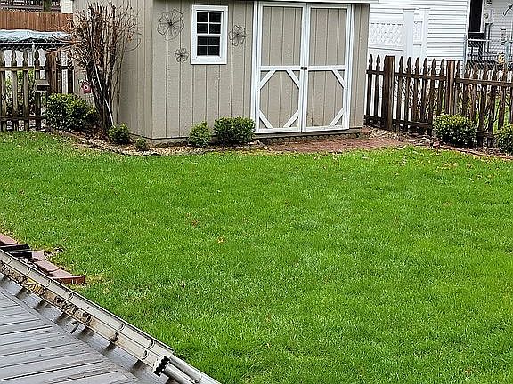 4th image of 1128 Tamarind Dr